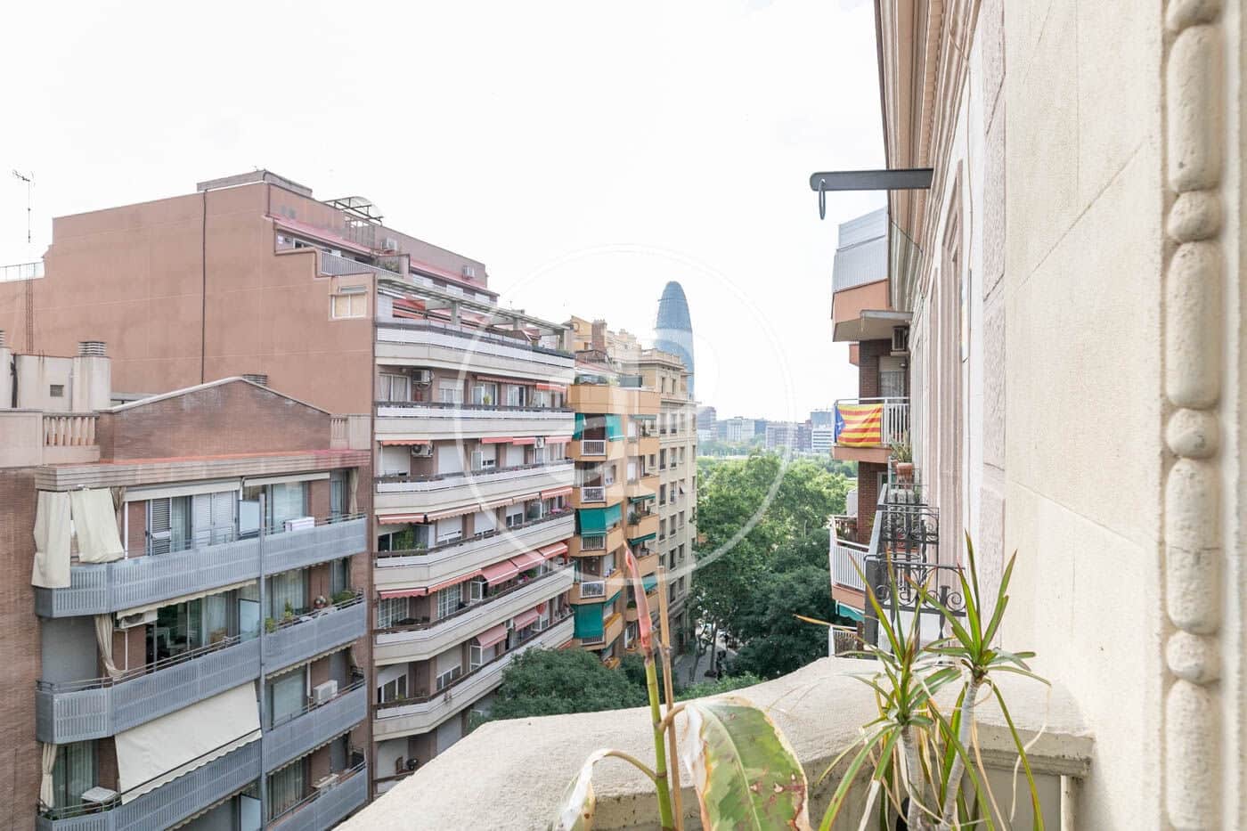 2 slaapkamer Appartement te huur in Barcelona stad - € 1.800 (Ref: 9014681)