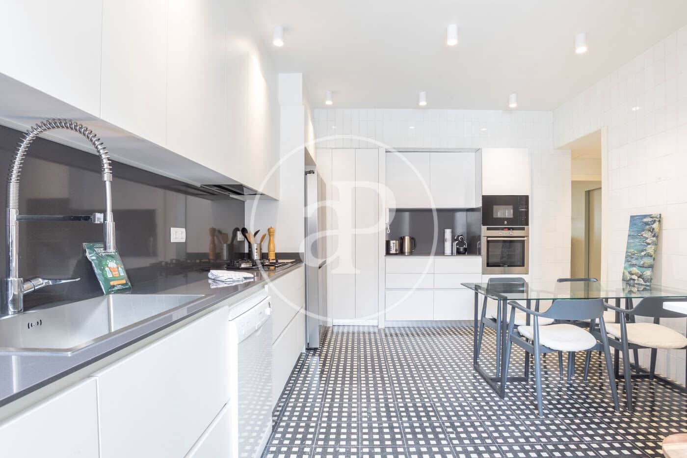 4 camera da letto Appartamento da affittare in Barcelona citta - 8.900 € (Rif: 9020878)