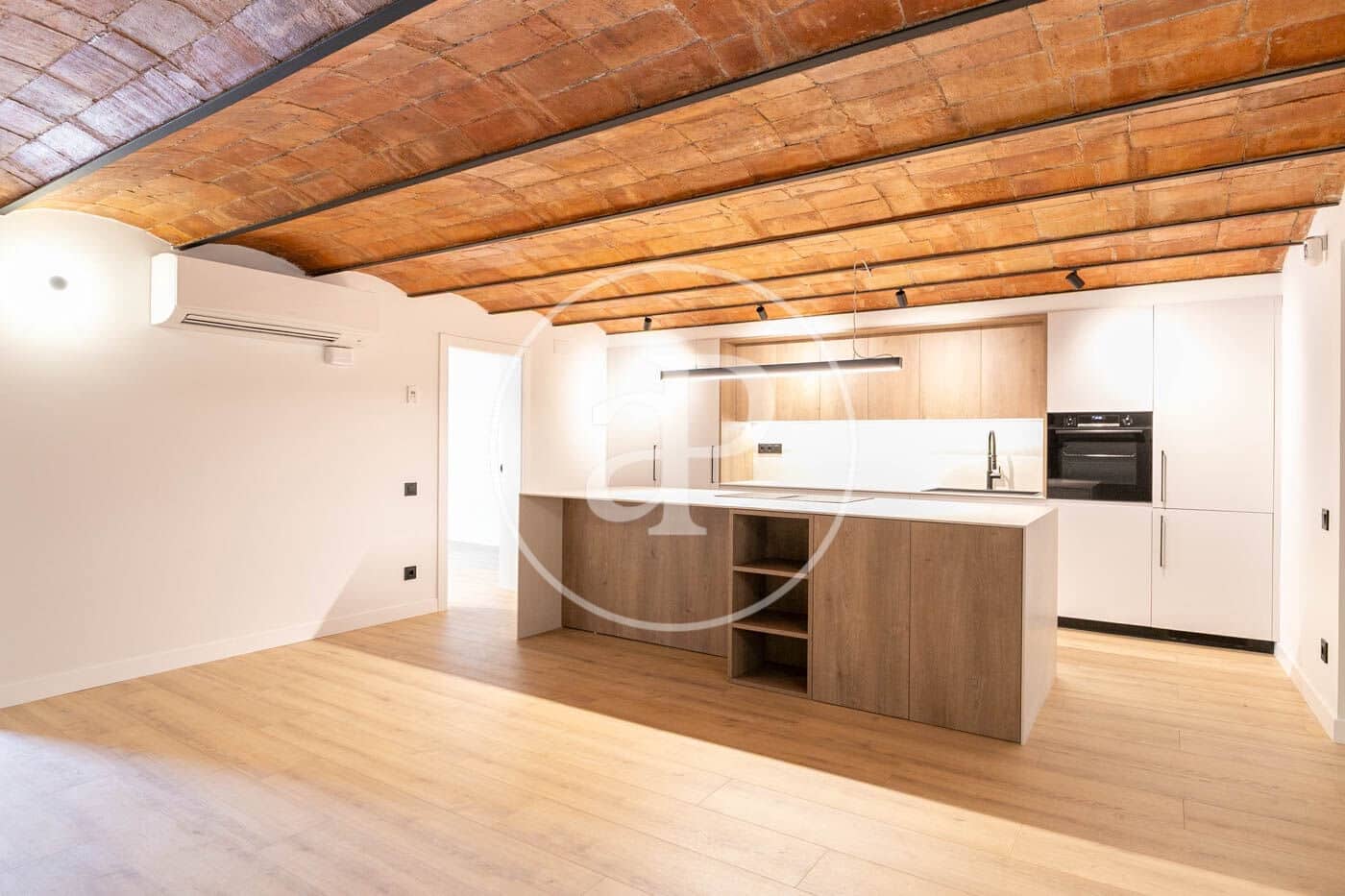 2 soveværelse Lejlighed til salg i Barcelona by - € 695.000 (Ref: 9020883)