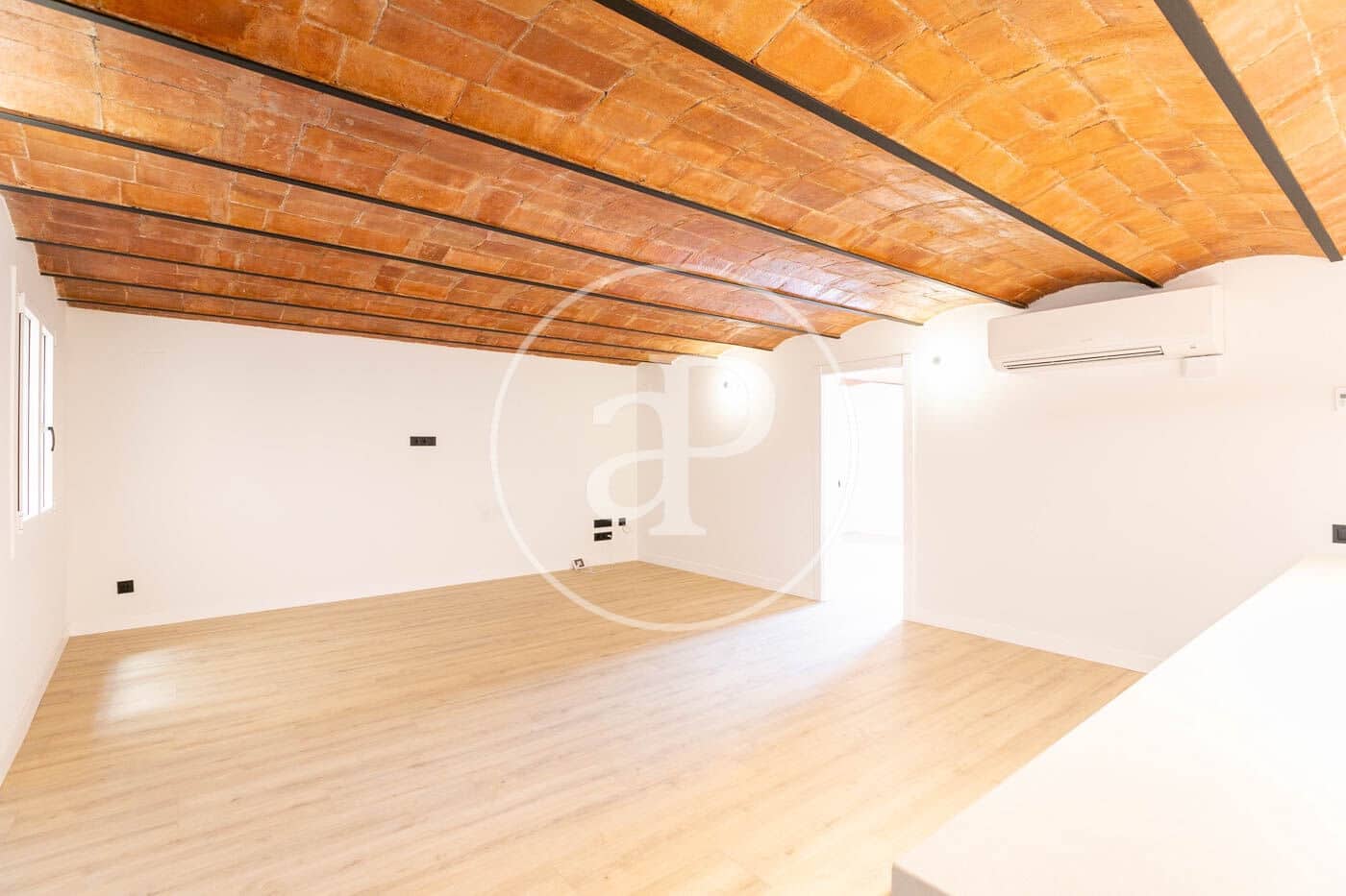 2 soveværelse Lejlighed til salg i Barcelona by - € 695.000 (Ref: 9020883)