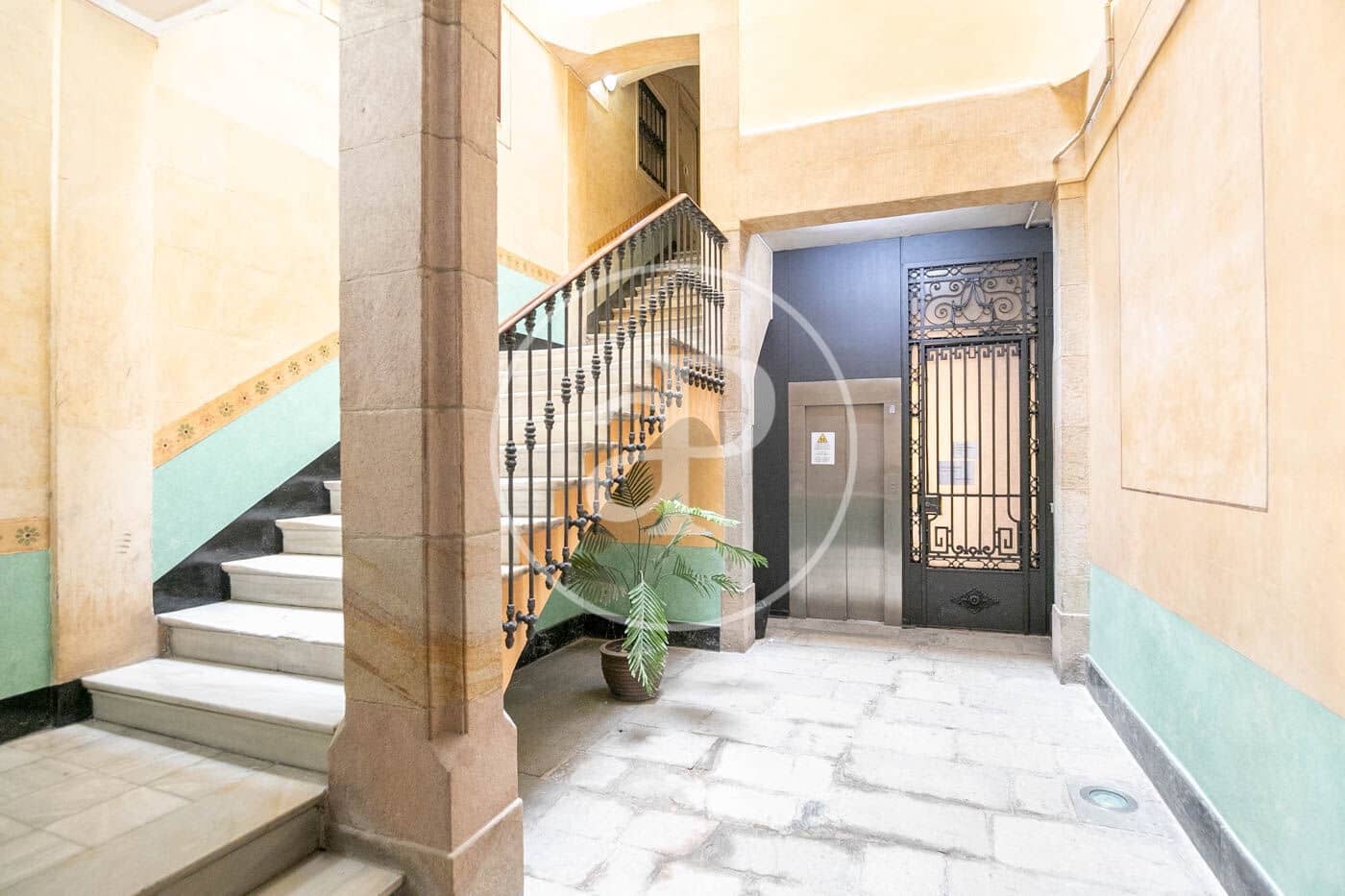 2 soveværelse Lejlighed til salg i Barcelona by - € 695.000 (Ref: 9020883)