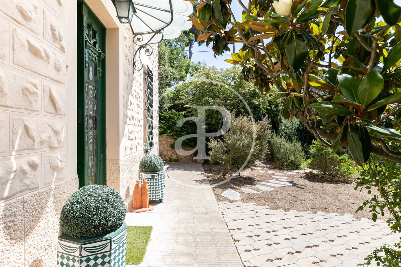 5 slaapkamer Villa te koop in Barcelona stad met zwembad - € 2.600.000 (Ref: 9023154)