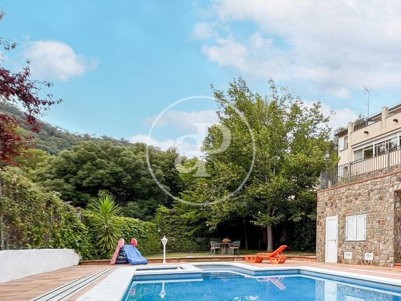 5 slaapkamer Villa te koop in Matadepera met zwembad - € 795.000 (Ref: 9029903)