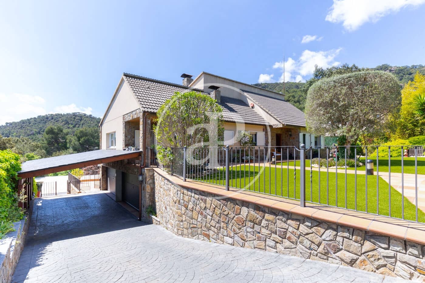 5 slaapkamer Villa te koop in Matadepera met zwembad - € 795.000 (Ref: 9029903)