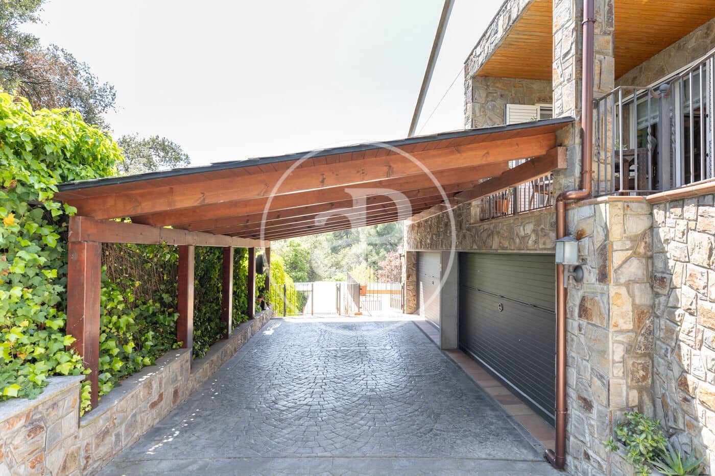 5 slaapkamer Villa te koop in Matadepera met zwembad - € 795.000 (Ref: 9029903)