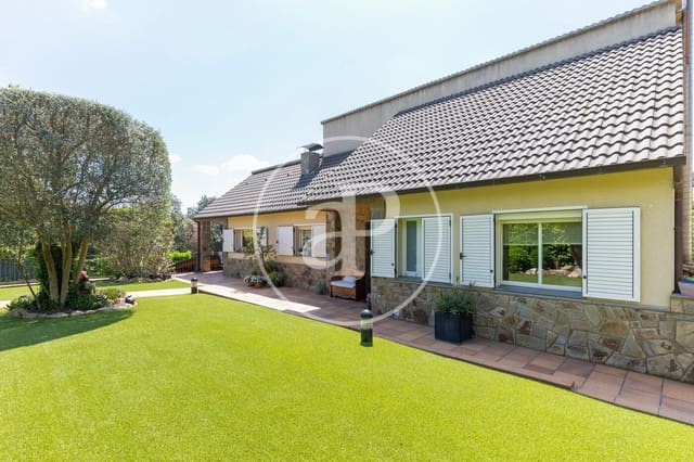 5 slaapkamer Villa te koop in Matadepera met zwembad - € 795.000 (Ref: 9029903)