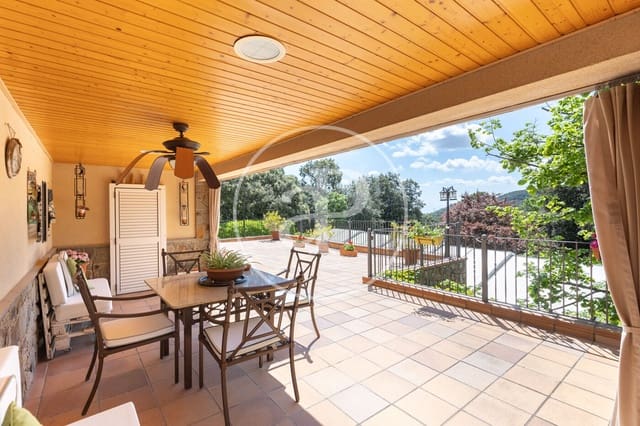 5 slaapkamer Villa te koop in Matadepera met zwembad - € 795.000 (Ref: 9029903)