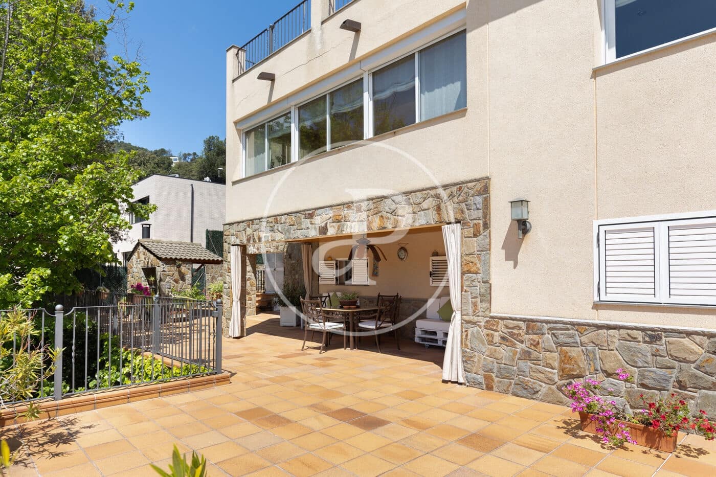 5 slaapkamer Villa te koop in Matadepera met zwembad - € 795.000 (Ref: 9029903)