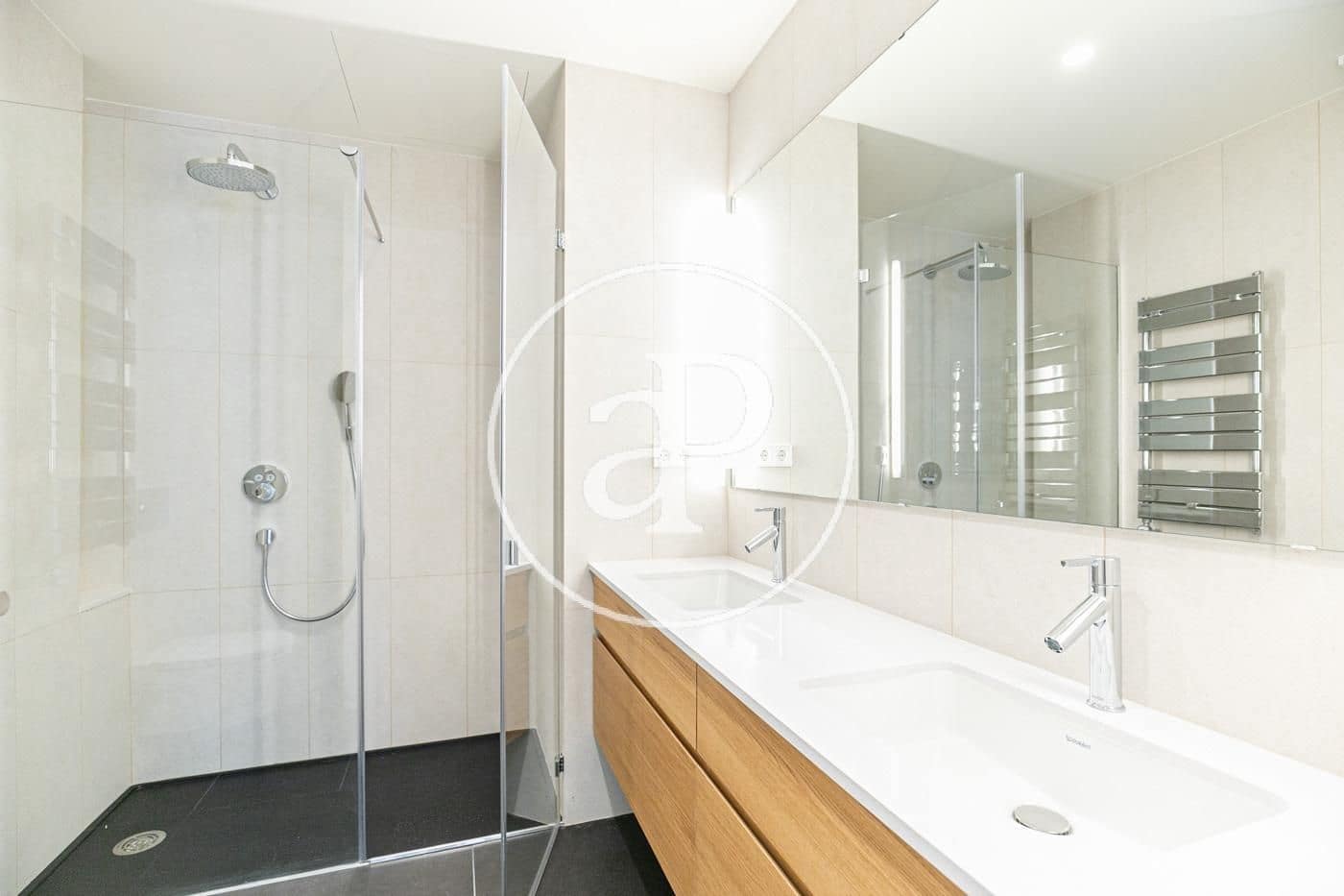 Leilighet til salgs i Barcelona by - € 1 400 000 (Ref: 9051265)