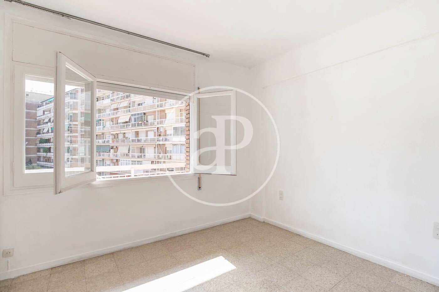 4 soveværelse Lejlighed til salg i Barcelona by - € 585.000 (Ref: 9051269)