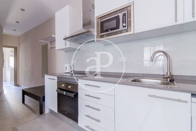 2 sovrum Lägenhet att hyra i El Raval, Barcelona stad - 1 500 € (Ref: 9051272)