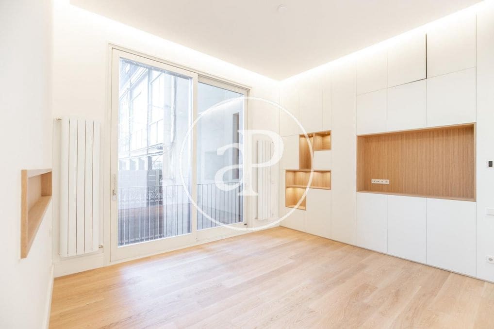 1 soverom Leilighet til salgs i Barcelona by med svømmebasseng - € 1 400 000 (Ref: 9051276)