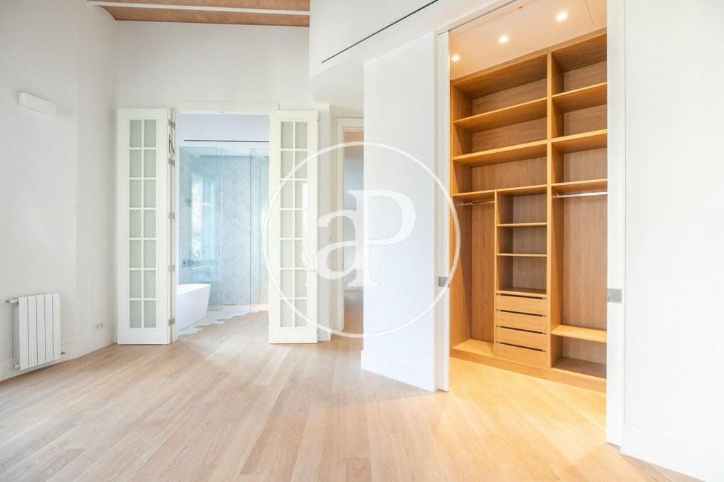 1 soveværelse Lejlighed til salg i Barcelona by med swimmingpool - € 1.400.000 (Ref: 9051277)