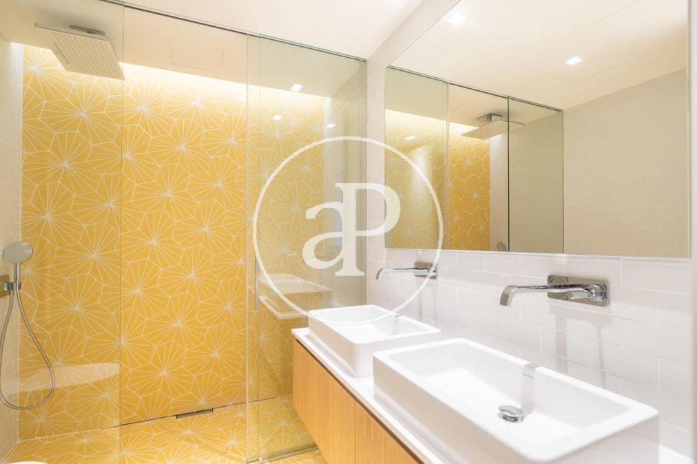 1 soverom Leilighet til salgs i Barcelona by med svømmebasseng - € 1 400 000 (Ref: 9051278)