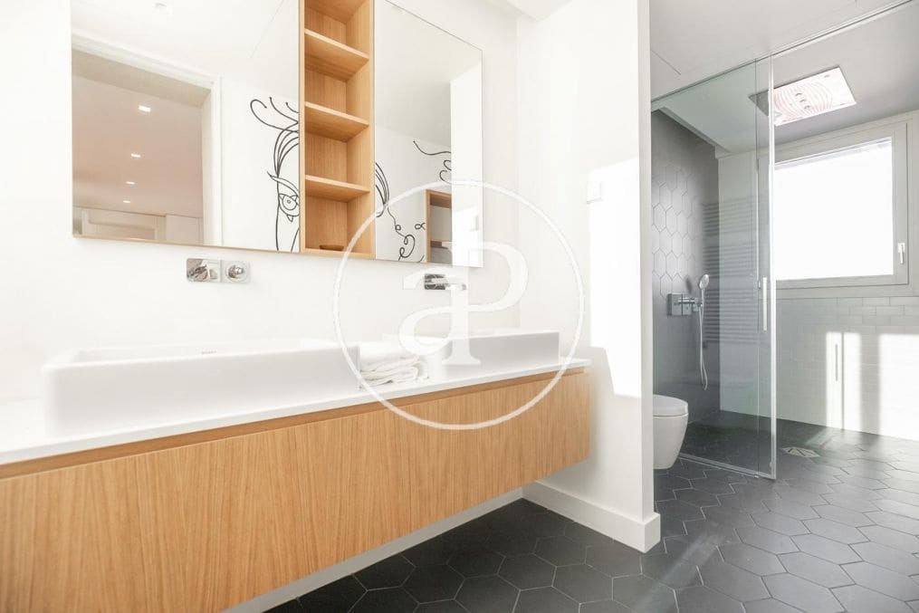 1 soverom Leilighet til salgs i Barcelona by med svømmebasseng - € 1 400 000 (Ref: 9051278)