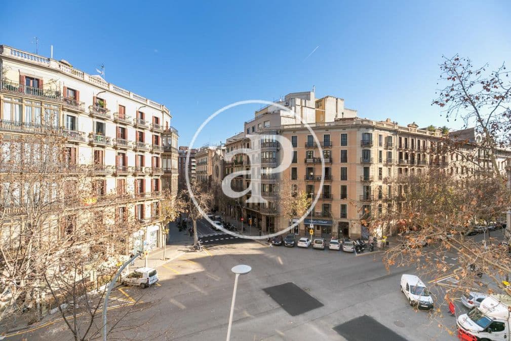 1 soverom Leilighet til salgs i Barcelona by med svømmebasseng - € 1 400 000 (Ref: 9051278)