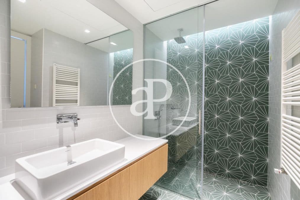 1 soverom Leilighet til salgs i Barcelona by med svømmebasseng - € 1 400 000 (Ref: 9051278)