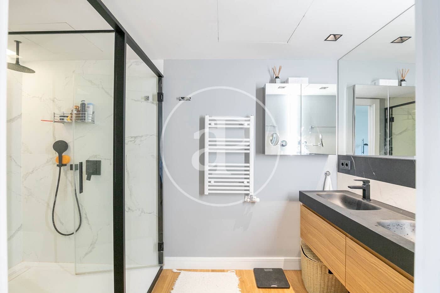 2 soveværelse Lejlighed til salg i Barcelona by - € 1.100.000 (Ref: 9057856)