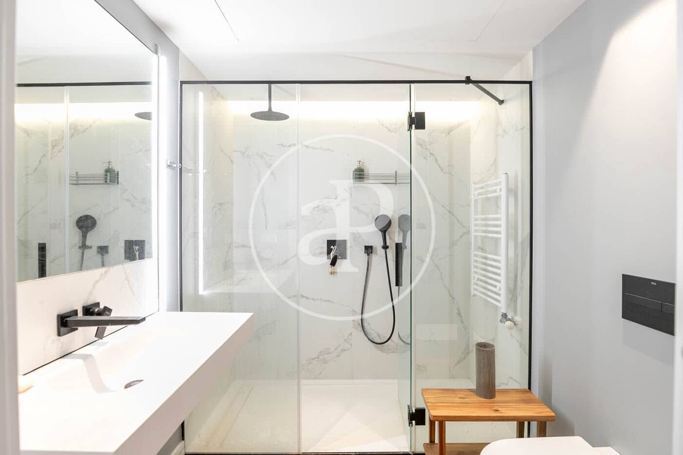 2 soveværelse Lejlighed til salg i Barcelona by - € 1.100.000 (Ref: 9057856)