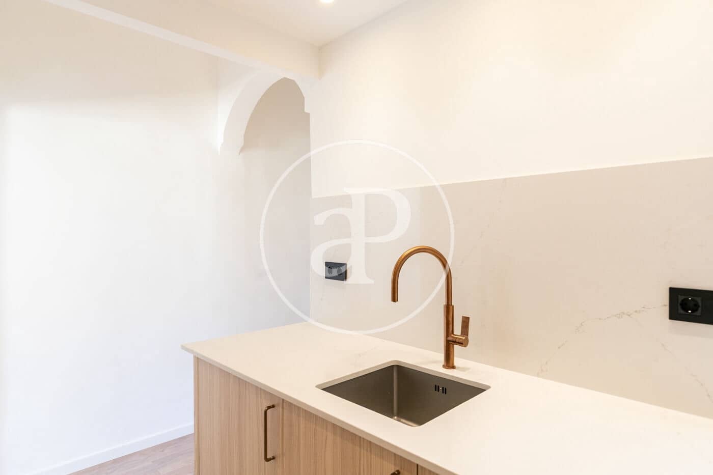 2 slaapkamer Appartement te koop in Barcelona stad - € 335.000 (Ref: 9059711)