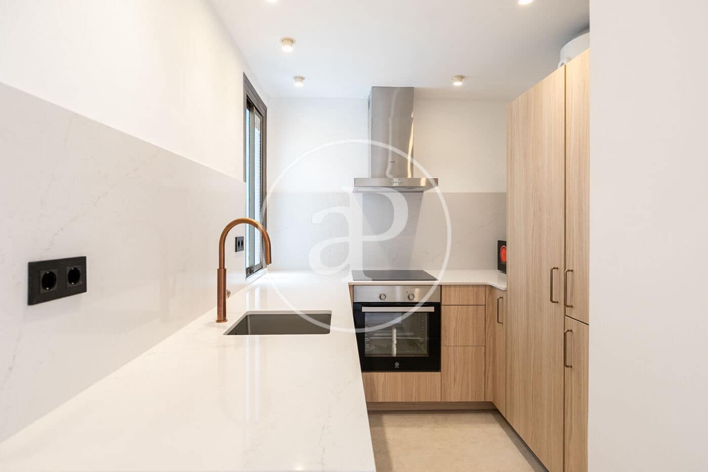 2 slaapkamer Appartement te koop in Barcelona stad - € 335.000 (Ref: 9059711)