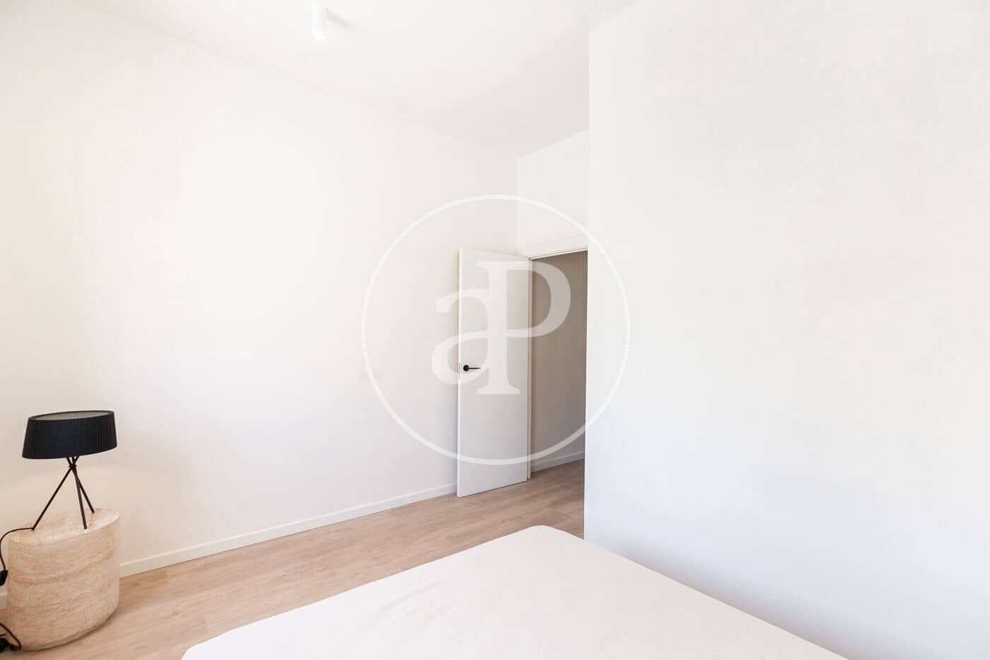 2 slaapkamer Appartement te koop in Barcelona stad - € 335.000 (Ref: 9059711)