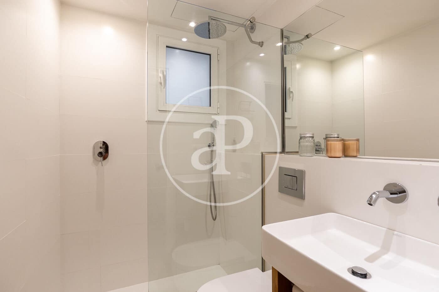 3 bedroom Apartment for rent in Barcelona city - € 2,912 (Ref: 9062625)