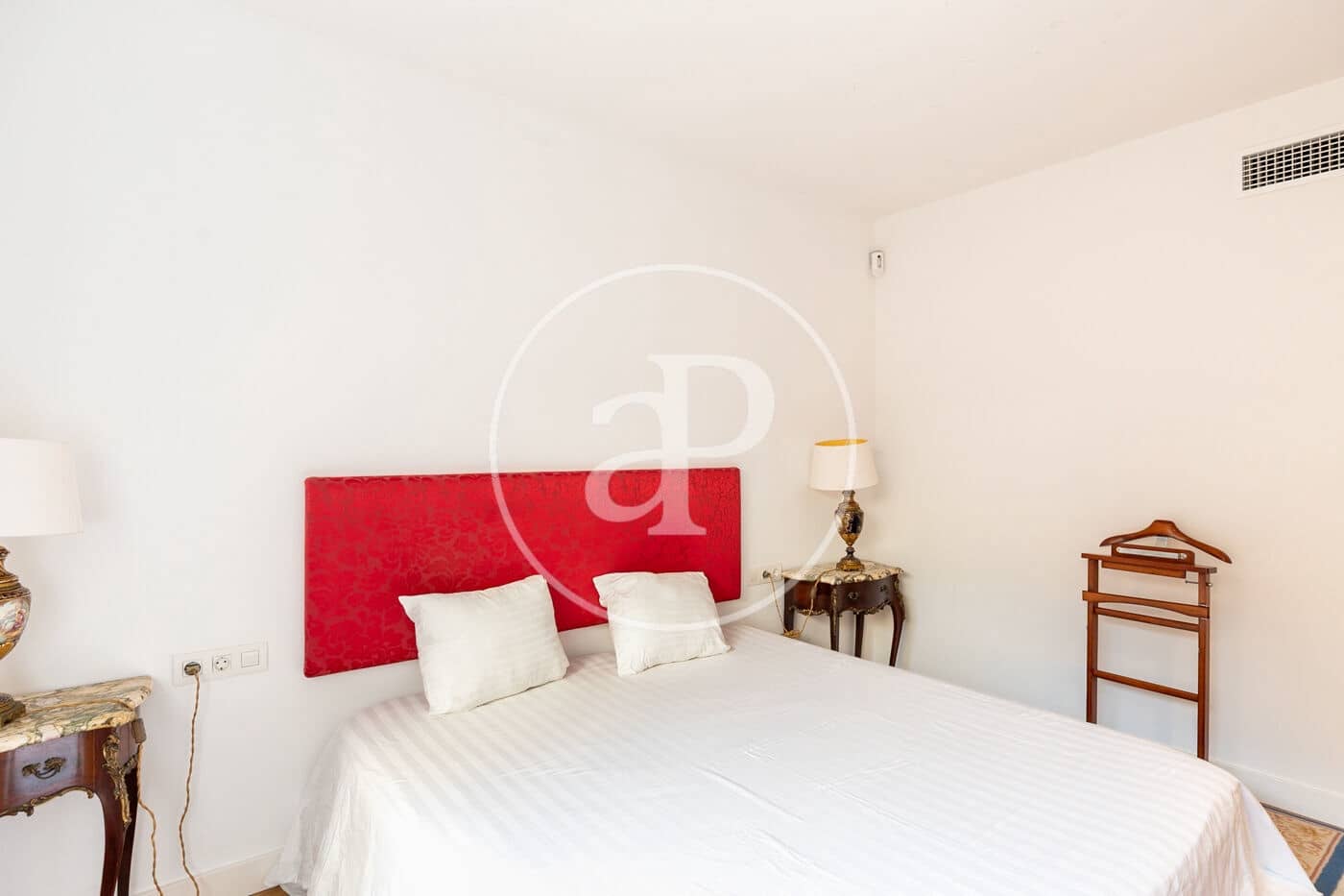 3 bedroom Apartment for rent in Barcelona city - € 2,912 (Ref: 9062625)