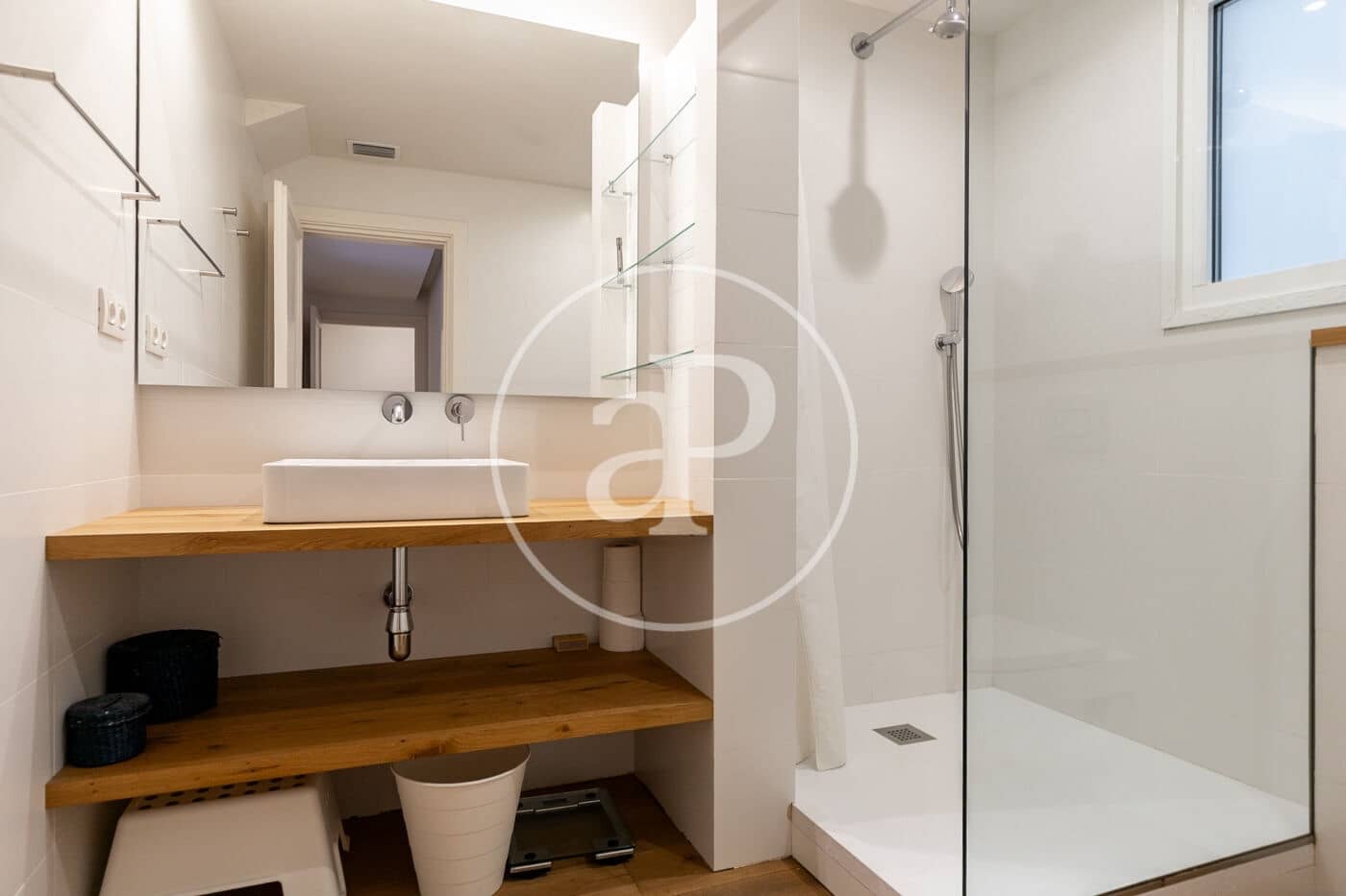 3 bedroom Apartment for rent in Barcelona city - € 2,912 (Ref: 9062625)