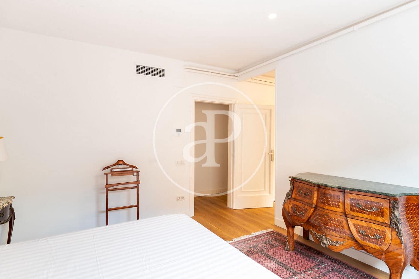 3 bedroom Apartment for rent in Barcelona city - € 2,912 (Ref: 9062625)