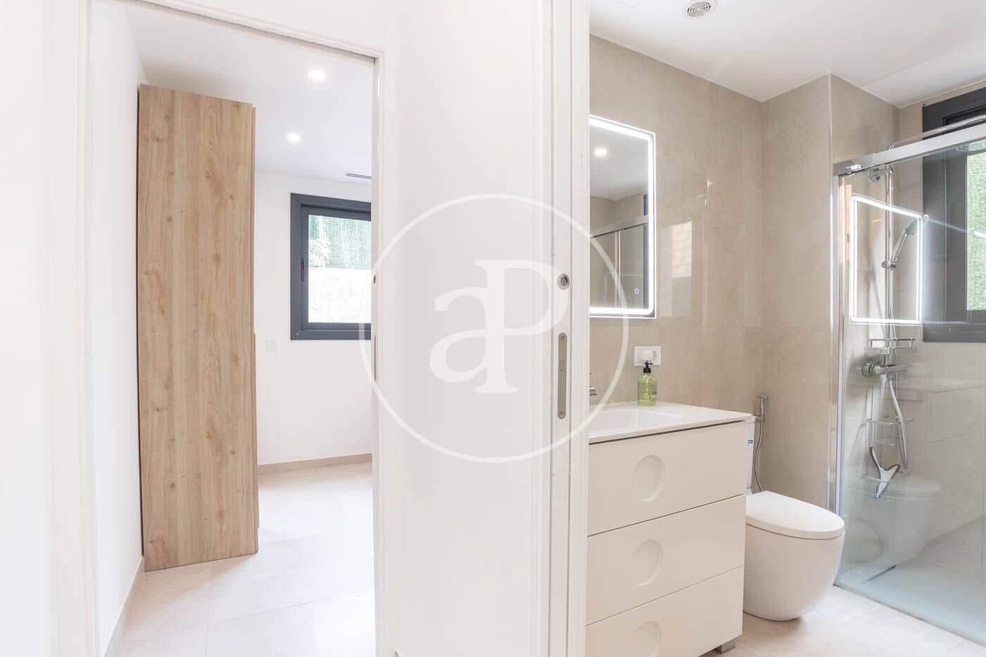 4 bedroom Apartment for rent in Sant Boi de Llobregat - € 4,300 (Ref: 9062626)