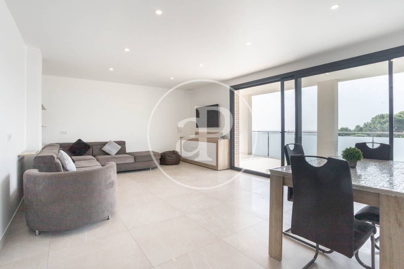 4 bedroom Apartment for rent in Sant Boi de Llobregat - € 4,300 (Ref: 9062626)