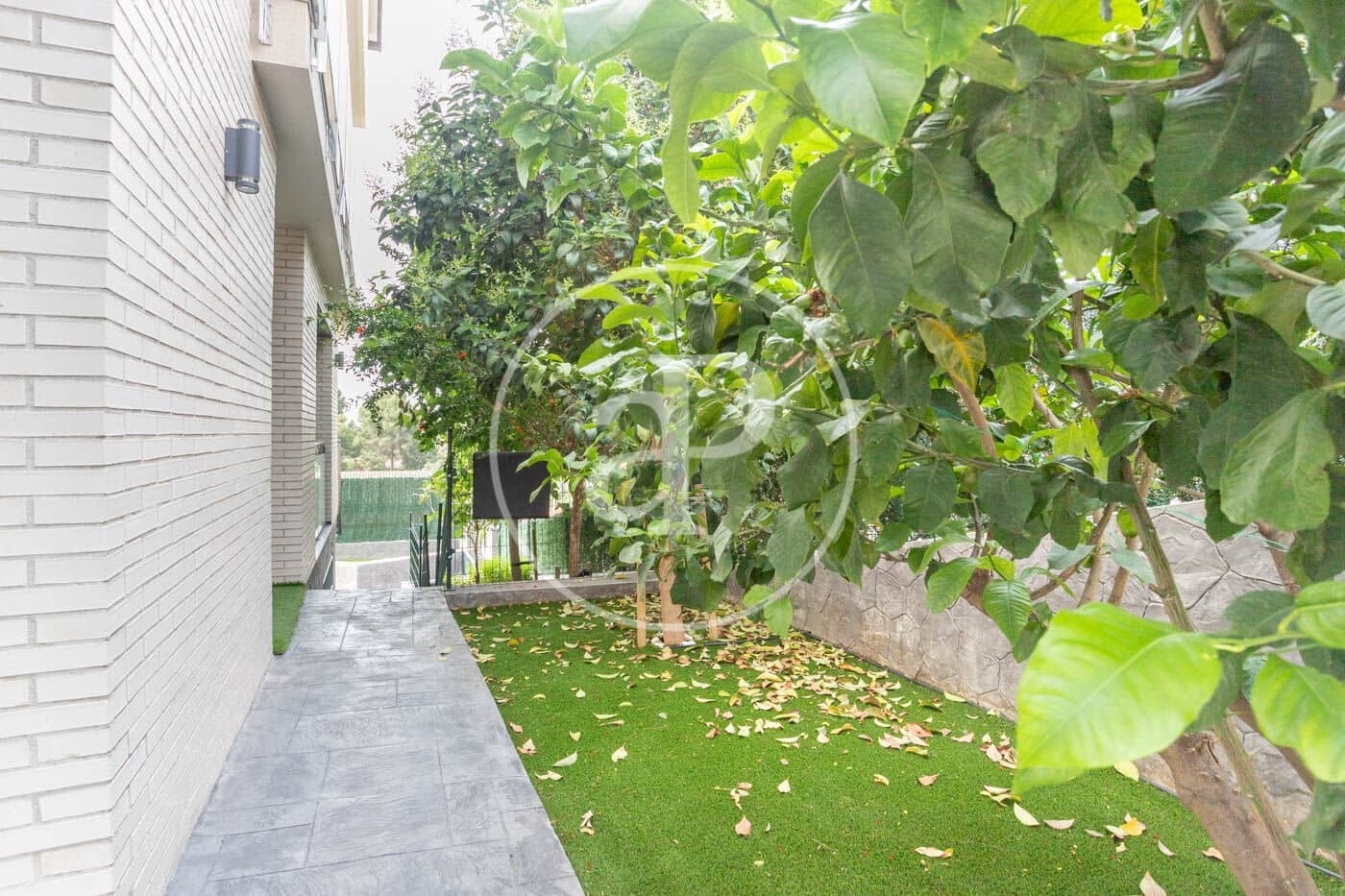 4 bedroom Apartment for rent in Sant Boi de Llobregat - € 4,300 (Ref: 9062626)