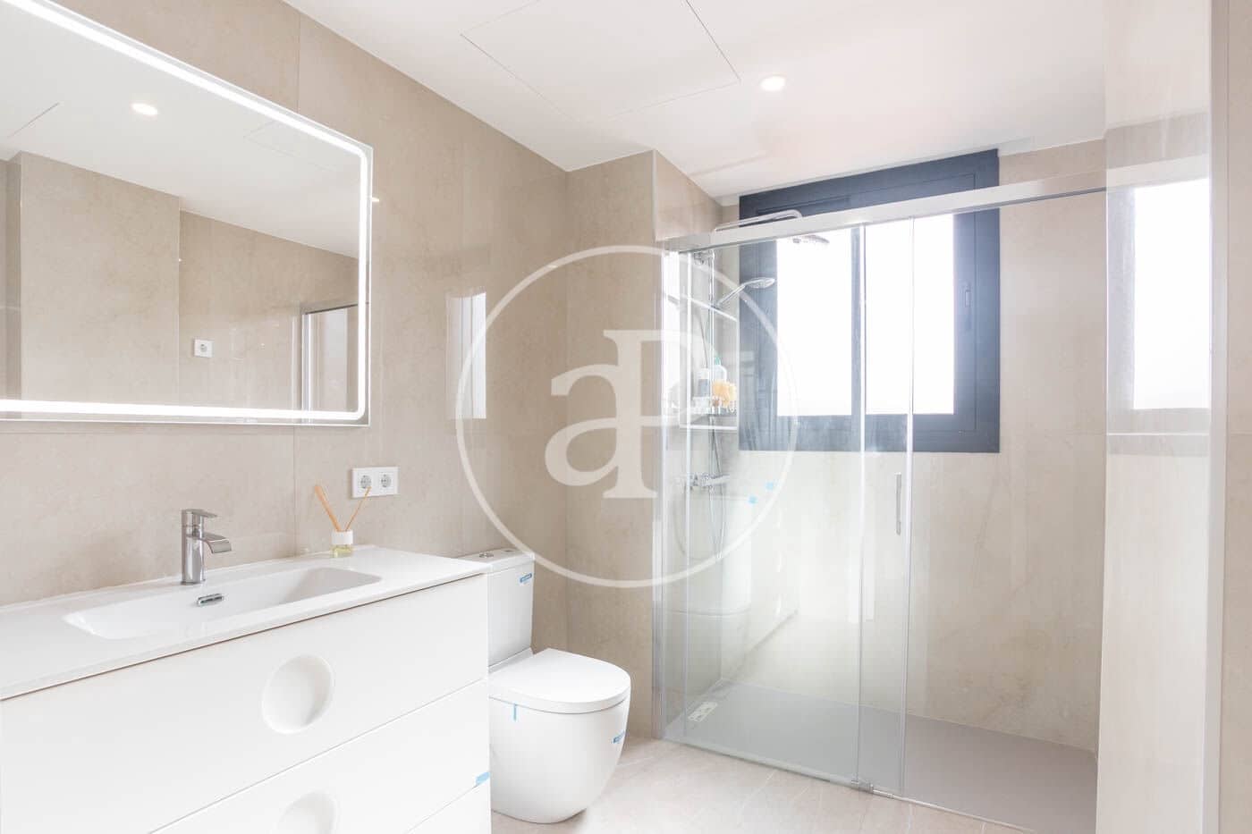 4 bedroom Apartment for rent in Sant Boi de Llobregat - € 4,300 (Ref: 9062626)