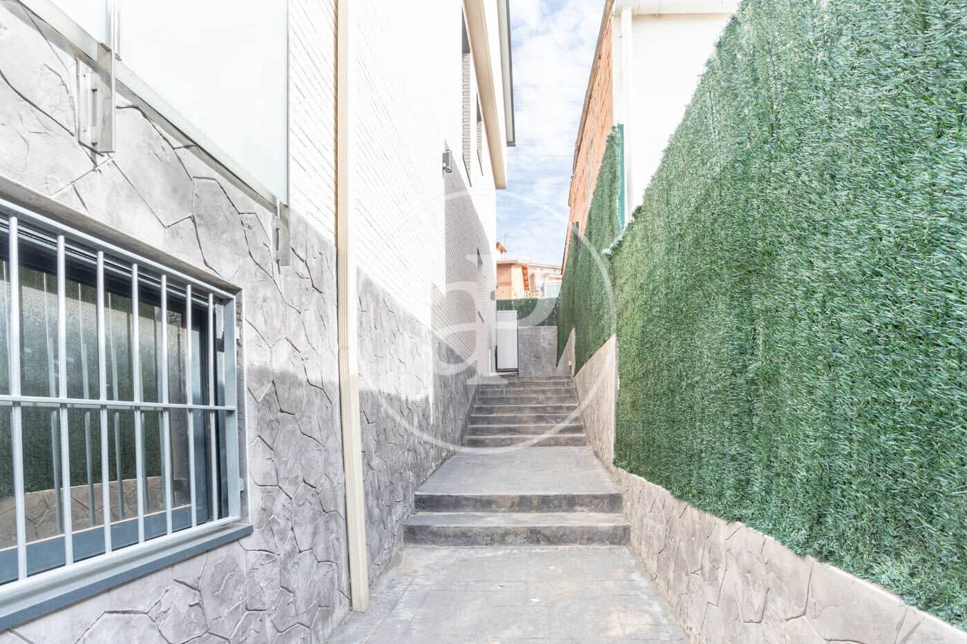 4 bedroom Apartment for rent in Sant Boi de Llobregat - € 4,300 (Ref: 9062626)