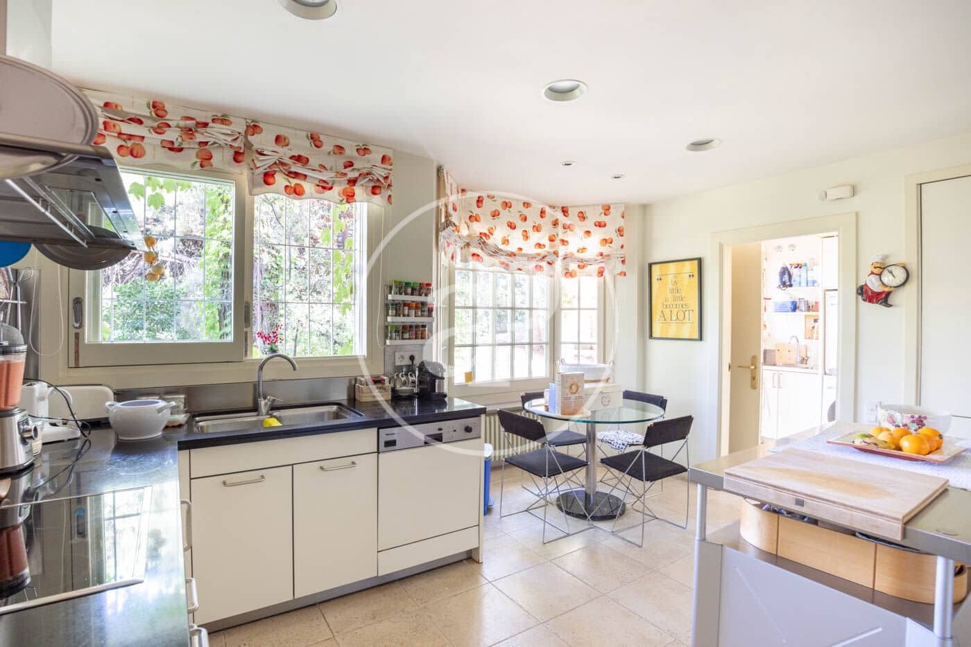 4 bedroom Villa for sale in Sant Vicenc de Montalt with pool - € 2,900,000 (Ref: 9065444)