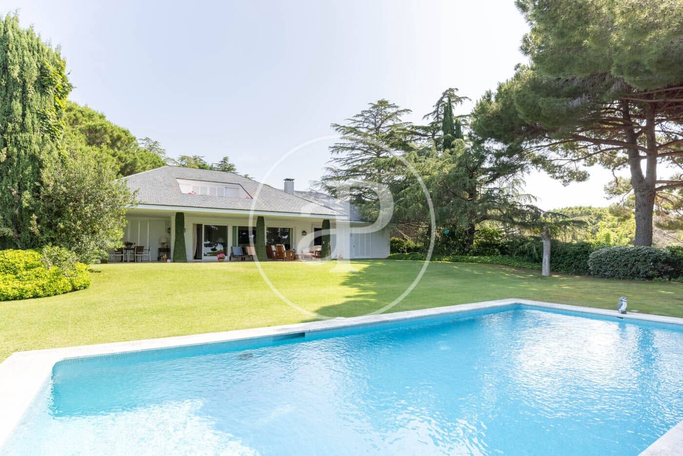 4 bedroom Villa for sale in Sant Vicenc de Montalt with pool - € 2,900,000 (Ref: 9065444)