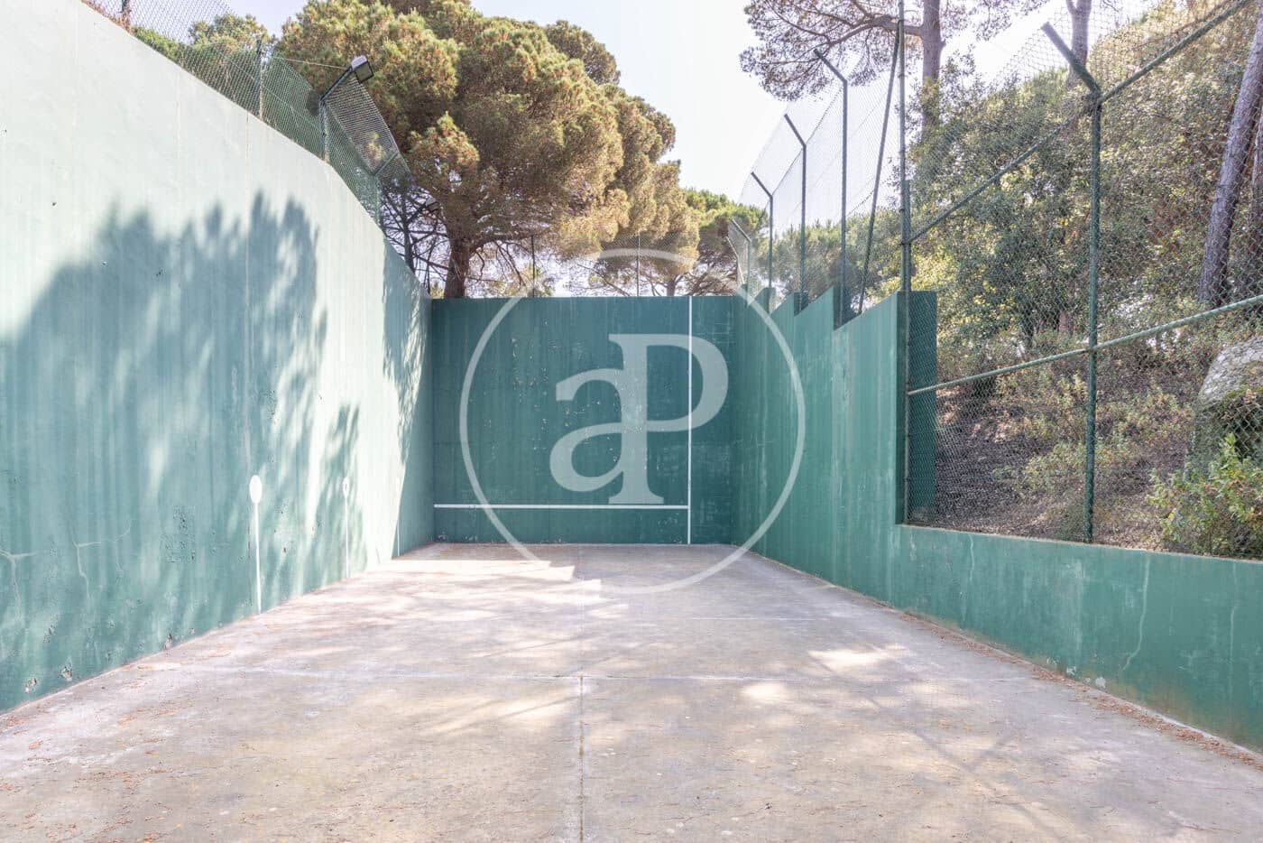 4 bedroom Villa for sale in Sant Vicenc de Montalt with pool - € 2,900,000 (Ref: 9065444)