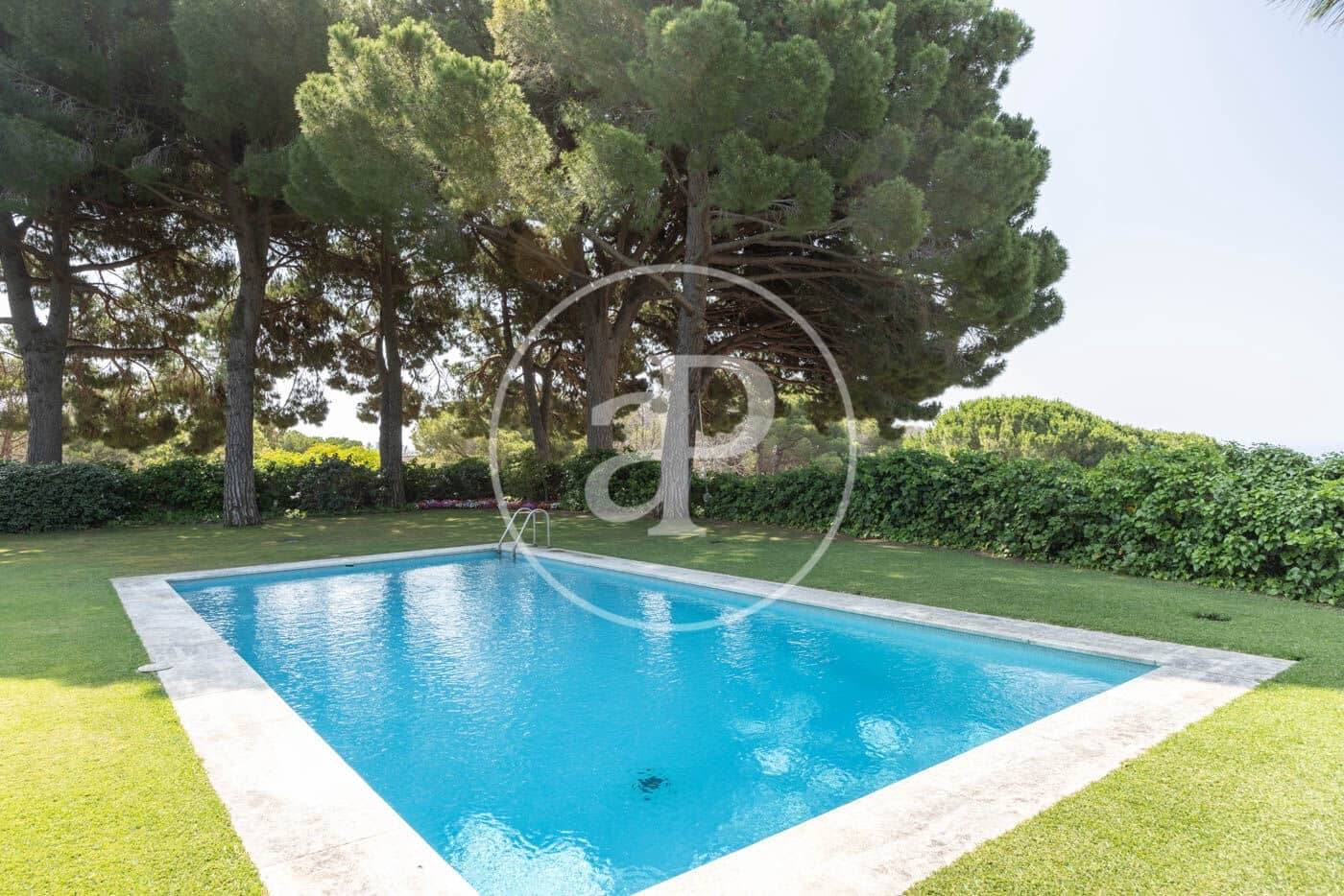 4 bedroom Villa for sale in Sant Vicenc de Montalt with pool - € 2,900,000 (Ref: 9065444)