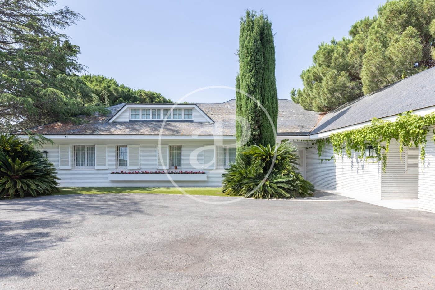 4 bedroom Villa for sale in Sant Vicenc de Montalt with pool - € 2,900,000 (Ref: 9065444)