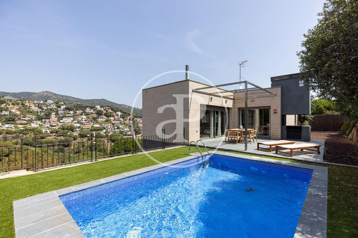 4 sypialnia Willa na sprzedaż w Alella z basenem - 1 090 000 € (Ref: 9069052)