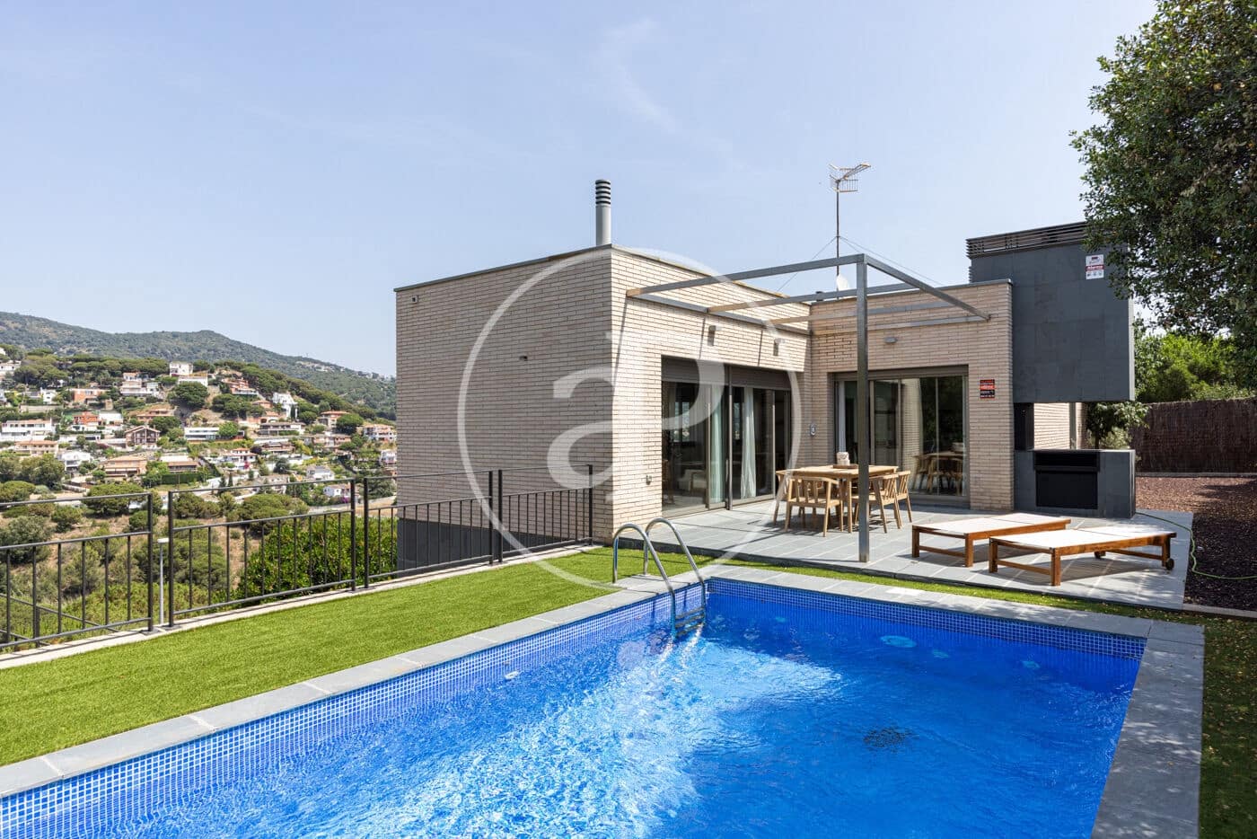 4 sypialnia Willa na sprzedaż w Alella z basenem - 1 090 000 € (Ref: 9069052)