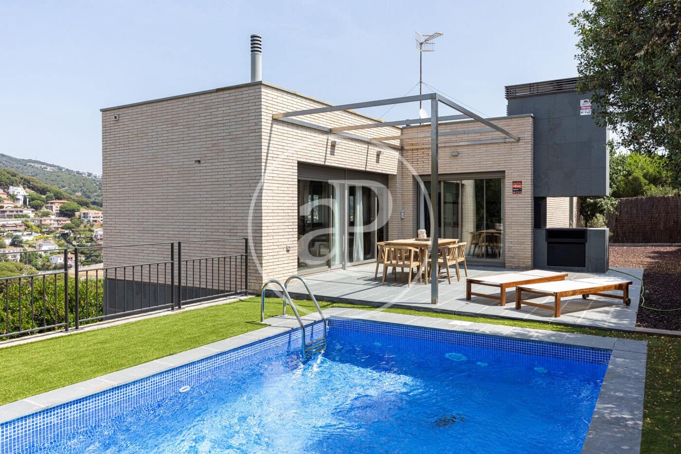 4 sypialnia Willa na sprzedaż w Alella z basenem - 1 090 000 € (Ref: 9069052)