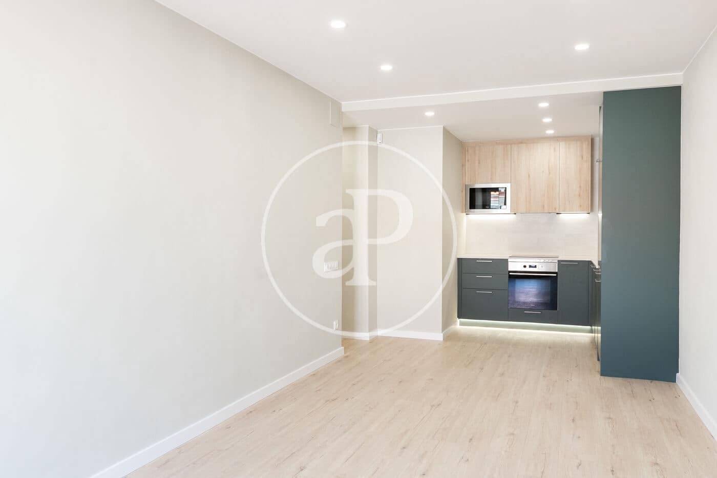 3 soverom Penthouse til salgs i Barcelona by - € 625 000 (Ref: 9073630)