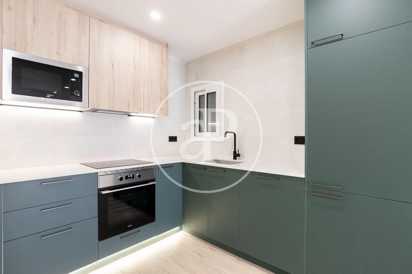 3 soverom Penthouse til salgs i Barcelona by - € 625 000 (Ref: 9073630)