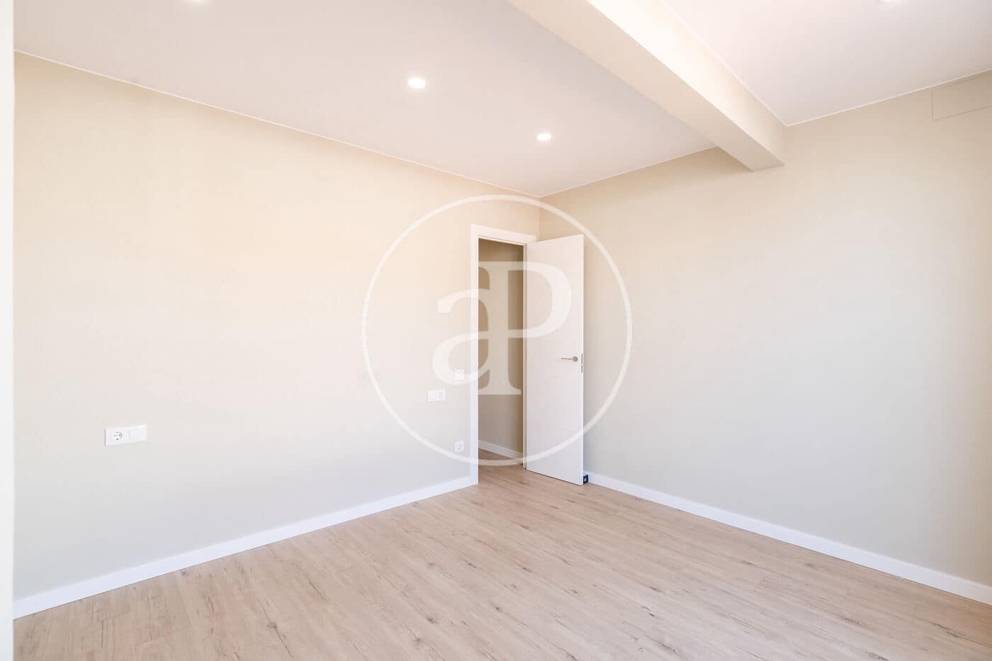 3 soverom Penthouse til salgs i Barcelona by - € 625 000 (Ref: 9073630)