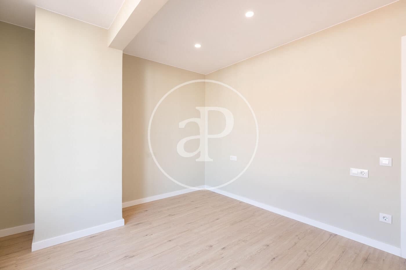 3 soverom Penthouse til salgs i Barcelona by - € 625 000 (Ref: 9073630)