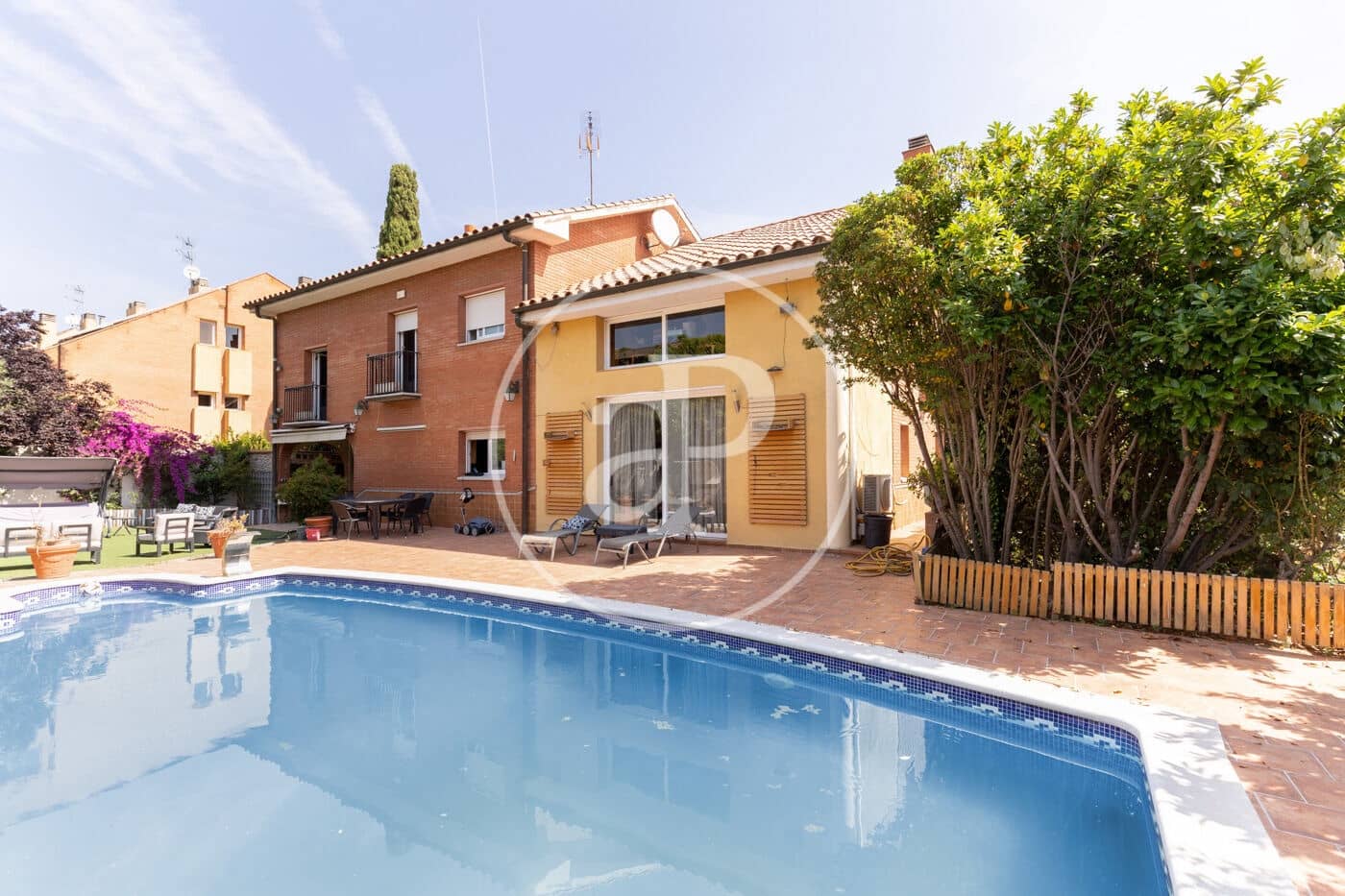 5 soveværelse Villa til salg i Cerdanyola del Valles med swimmingpool - € 1.070.000 (Ref: 9075037)