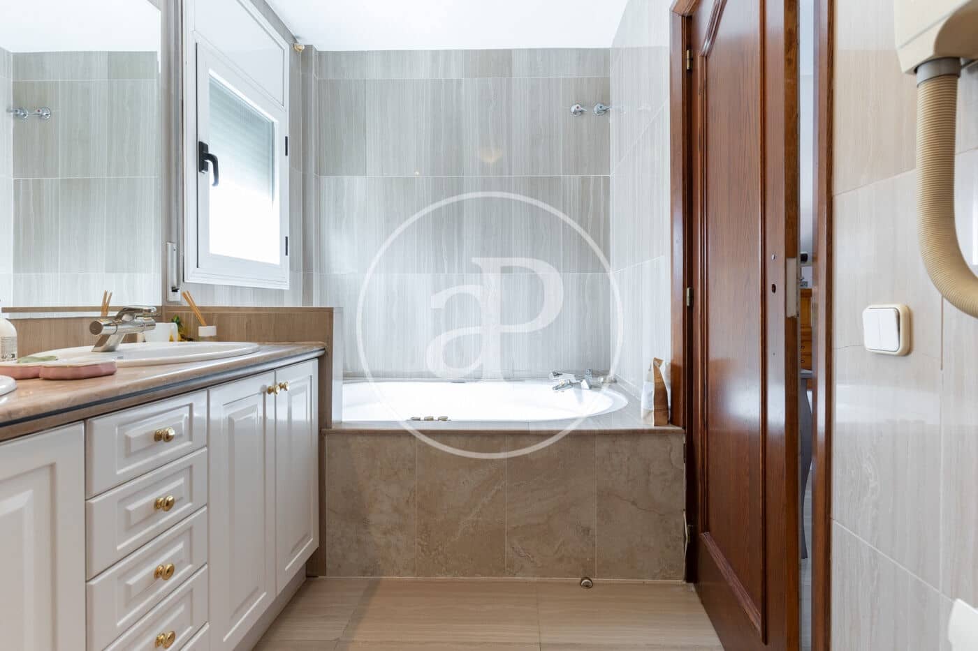 5 soveværelse Villa til salg i Cerdanyola del Valles med swimmingpool - € 1.070.000 (Ref: 9075037)