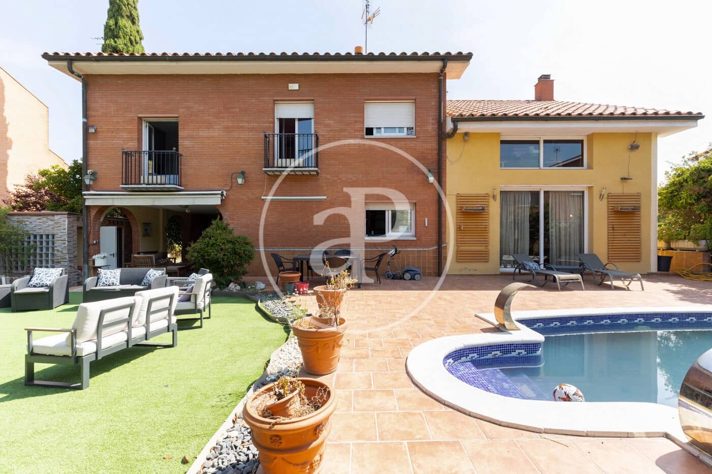 5 soveværelse Villa til salg i Cerdanyola del Valles med swimmingpool - € 1.070.000 (Ref: 9075037)